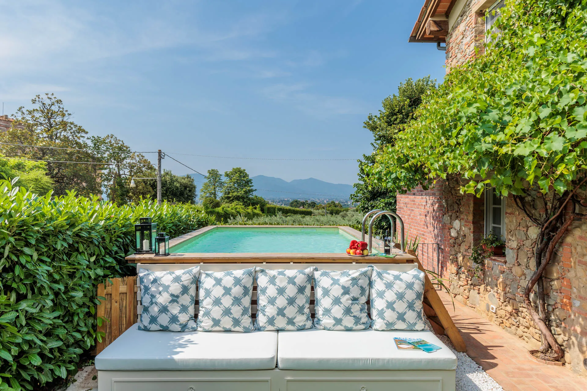 Piscina privata davanti al casolare