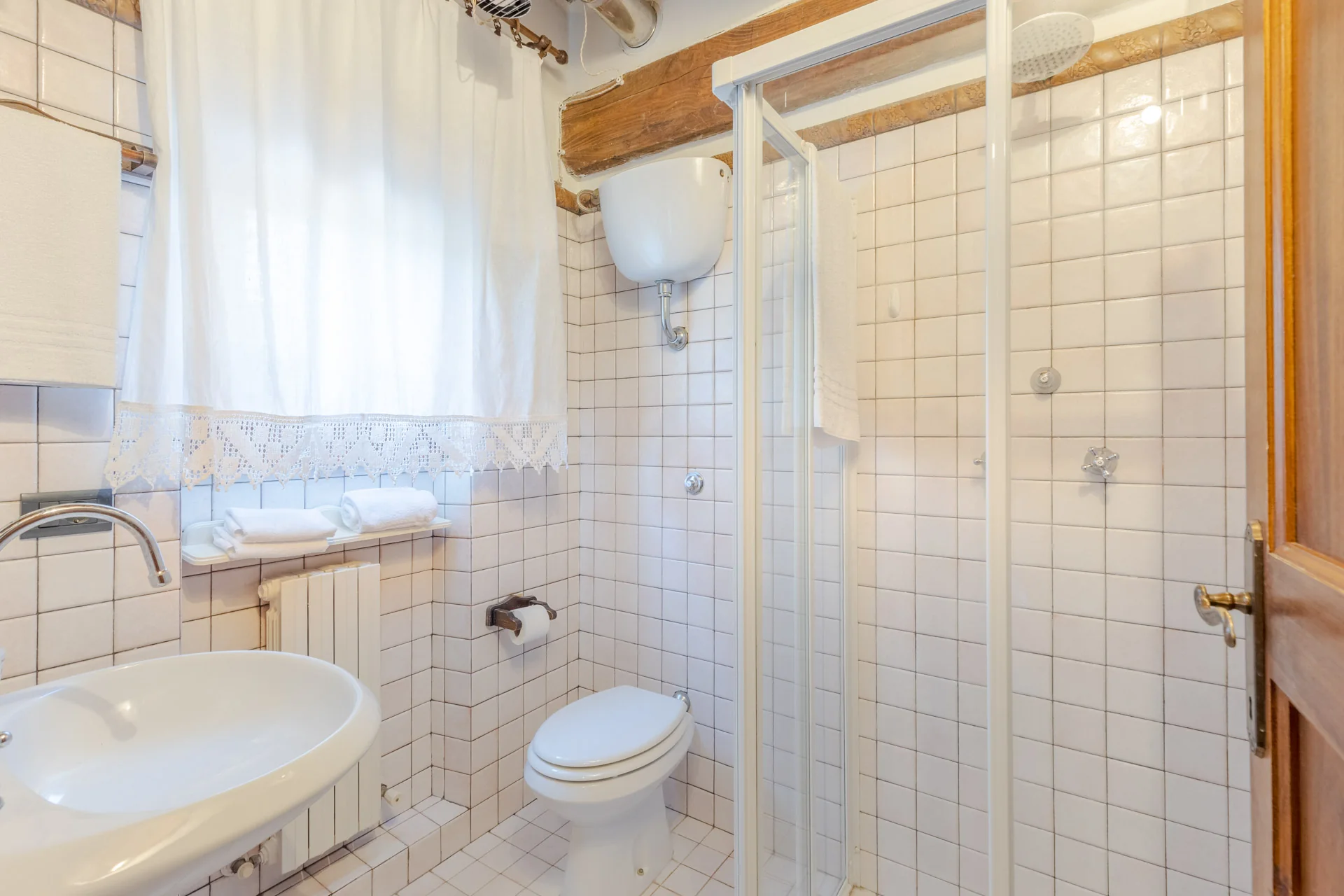 Bagno con doccia al piano terra